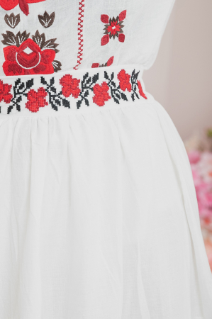 Fusta traditionala alba cu broderie florala rosie Clara 02 [2]