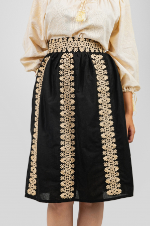 Fusta traditionala neagra cu broderie florala crem Cecilia 01 [1]