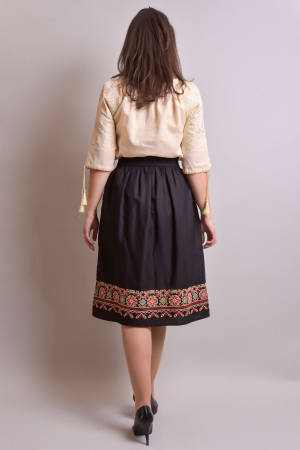 Fusta traditionala neagra cu broderie florala multicolora Narcisa [5]