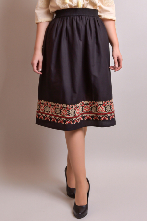 Fusta traditionala neagra cu broderie florala multicolora Narcisa [2]