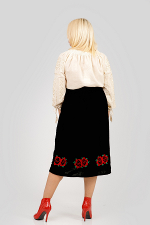 Fusta traditionala neagra cu broderie florala rosie Florenta 02 [2]