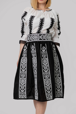 Fusta traditionala neagra cu broderie geometrica alba Anastasia [2]