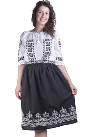 Fuste traditionale si fote - Fusta traditionala neagra cu broderie geometrica alba Mara