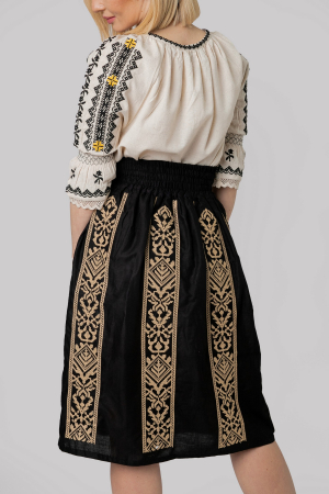Fusta traditionala neagra cu broderie geometrica crem Doina [3]