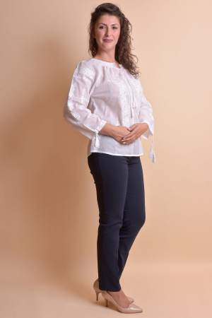 Ie traditionala alba cu motiv floral alb Arabella [7]