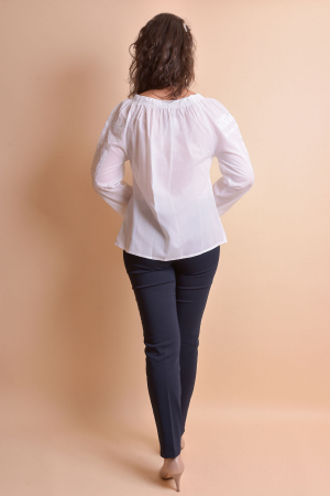 Ie traditionala alba cu motiv floral alb Arabella [9]