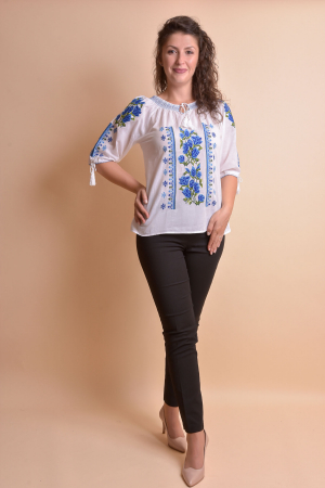 Ie traditionala alba cu motiv floral albastru Hortensia [5]