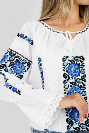 Ie traditionala alba cu motiv floral albastru Mihaela 01 [1]