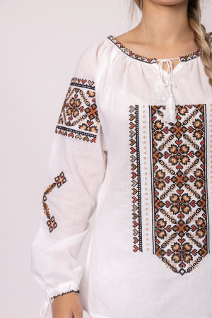 Ie traditionala alba cu motiv floral multicolor Petronela 02 [1]