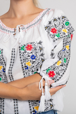 Ie traditionala alba cu motiv floral multicolor Florenta [1]
