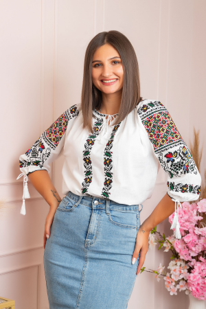 Ie cu maneca scurta - Ie traditionala alba cu motiv floral multicolor Georgeta