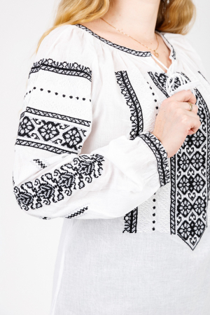 Ie traditionala alba cu motiv floral negru Atena 04 [1]