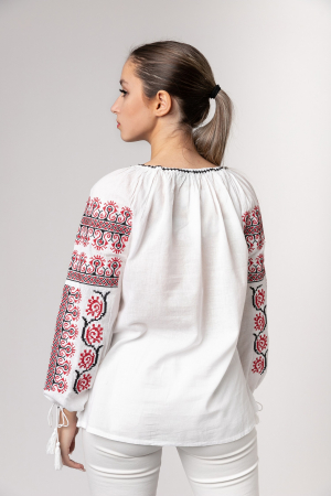 Ie traditionala alba cu motiv floral rosu Alana [2]