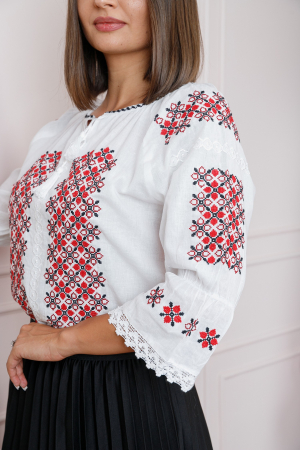 Ie traditionala alba cu motiv floral rosu Clarisa 02 [1]