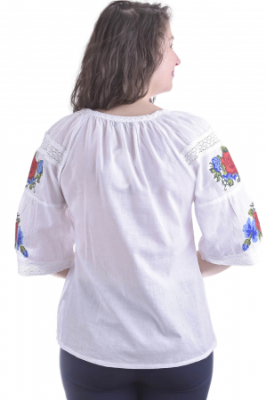 Ie traditionala alba cu motiv floral rosu si albastru Sabina [2]