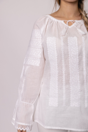 Ie traditionala alba cu motiv geometric alb Ava 05 [1]