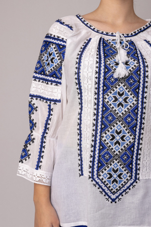 Ie traditionala alba cu motiv geometric albastru Paraschiva 04 - maneca scurta [1]