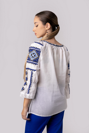 Ie traditionala alba cu motiv geometric albastru Paraschiva 04 - maneca scurta [2]