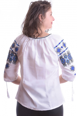 Ie traditionala alba cu motiv geometric albastru Dorina 02 [2]