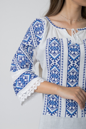 Ie traditionala alba cu motiv geometric albastru Ina 02 [1]