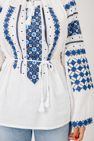 Ie traditionala alba cu motiv geometric albastru Flavia 02 [1]