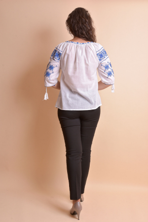 Ie traditionala alba cu motiv geometric albastru Anica 02 [6]