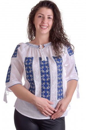 Ie cu maneca scurta - Ie traditionala alba cu motiv geometric albastru Silvia 01