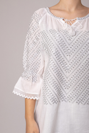 Ie traditionala alba cu motiv geometric argintiu Adnana 01 [1]