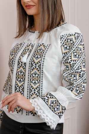 Ie traditionala alba cu motiv geometric crem Ina 06 [1]