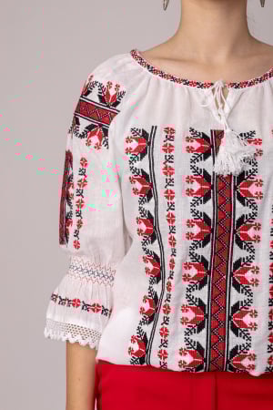 Ie traditionala alba cu motiv geometric multicolor Despina 01 [1]