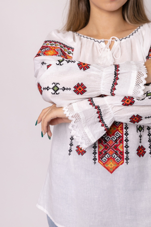 Ie traditionala alba cu motiv geometric multicolor Iosefina [1]