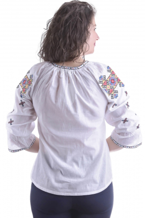 Ie traditionala alba cu motiv geometric multicolor Larisa 01 [2]