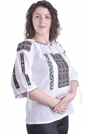 Ie traditionala alba cu motiv geometric multicolor Matilda [1]