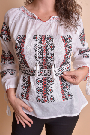 Ie traditionala alba cu motiv geometric multicolor Sanda [1]