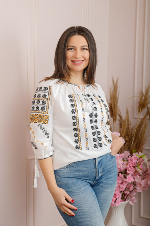 Ie traditionala alba cu motiv geometric multicolor Sandra [2]