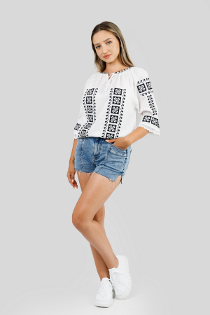 Ie traditionala alba cu motiv geometric negru Antoanela [3]