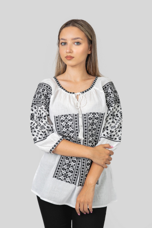 Ie traditionala alba cu motiv geometric negru Ariadna [0]