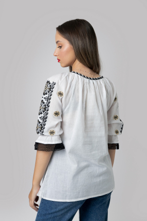 Ie traditionala alba cu motiv geometric negru Cornelia - maneca scurta [2]