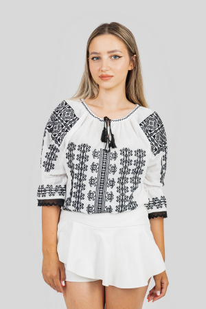 Ie traditionala alba cu motiv geometric negru Dumitra [0]