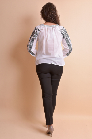 Ie traditionala alba cu motiv geometric negru Petra 03 - maneca lunga [9]