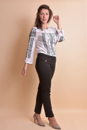 Ie traditionala alba cu motiv geometric negru Petra 03 - maneca lunga [6]