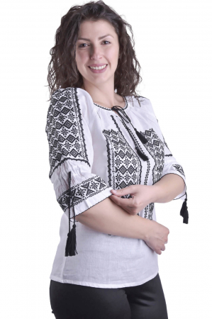 Ie traditionala alba cu motiv geometric negru Ofelia 01 [1]