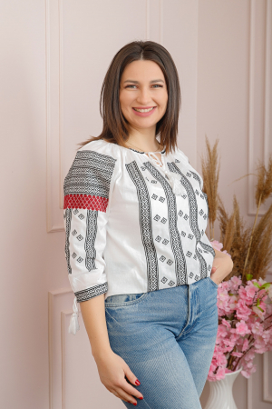 Ie traditionala alba cu motiv geometric negru Renata [2]