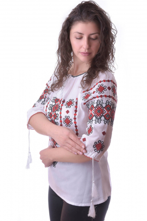 Ie traditionala alba cu motiv geometric rosu Dorina 01 [2]