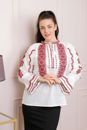 Ie traditionala alba cu motiv geometric rosu Giulia 01 [2]