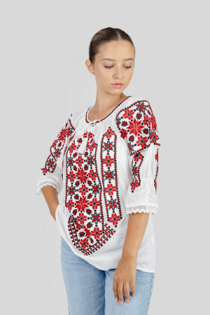 Ie cu maneca scurta - Ie traditionala alba cu motiv geometric rosu Letitia 01