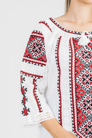 Ie traditionala alba cu motiv geometric rosu Paraschiva 05 - maneca scurta [1]