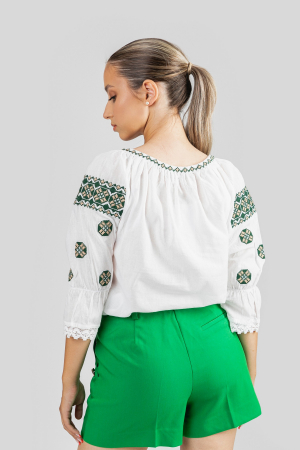 Ie traditionala alba cu motiv geometric verde Agapia [2]