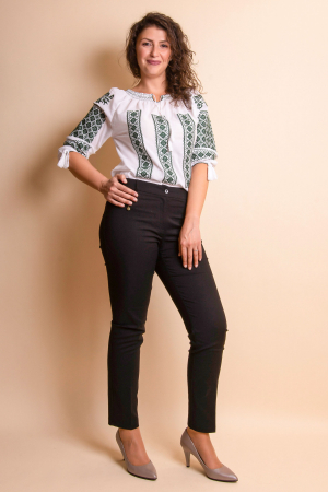 Ie traditionala alba cu motiv geometric verde Mariana [3]