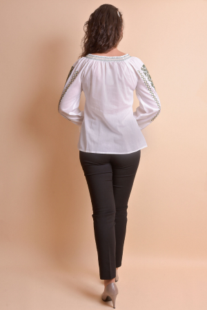 Ie traditionala alba cu motiv geometric verde Nadia 02 [7]